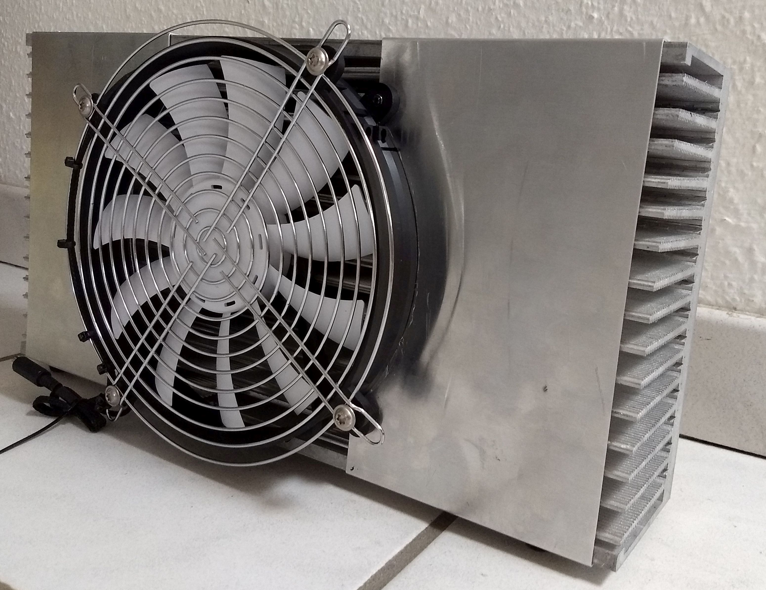 Dummy_1700W_Rueckseite